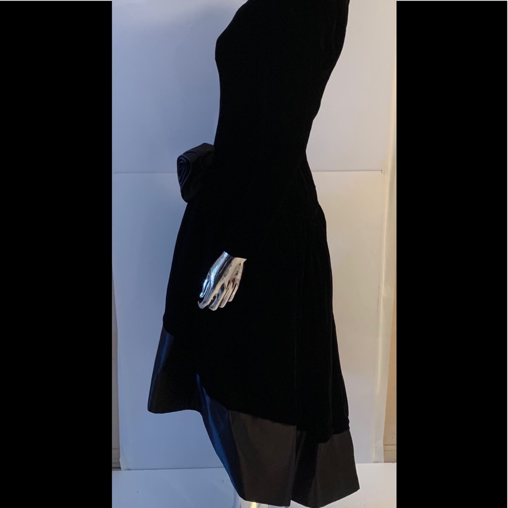 3X “HOST PICK” Vintage Morton Myles Black Velvet Gown - Picture 3 of 8